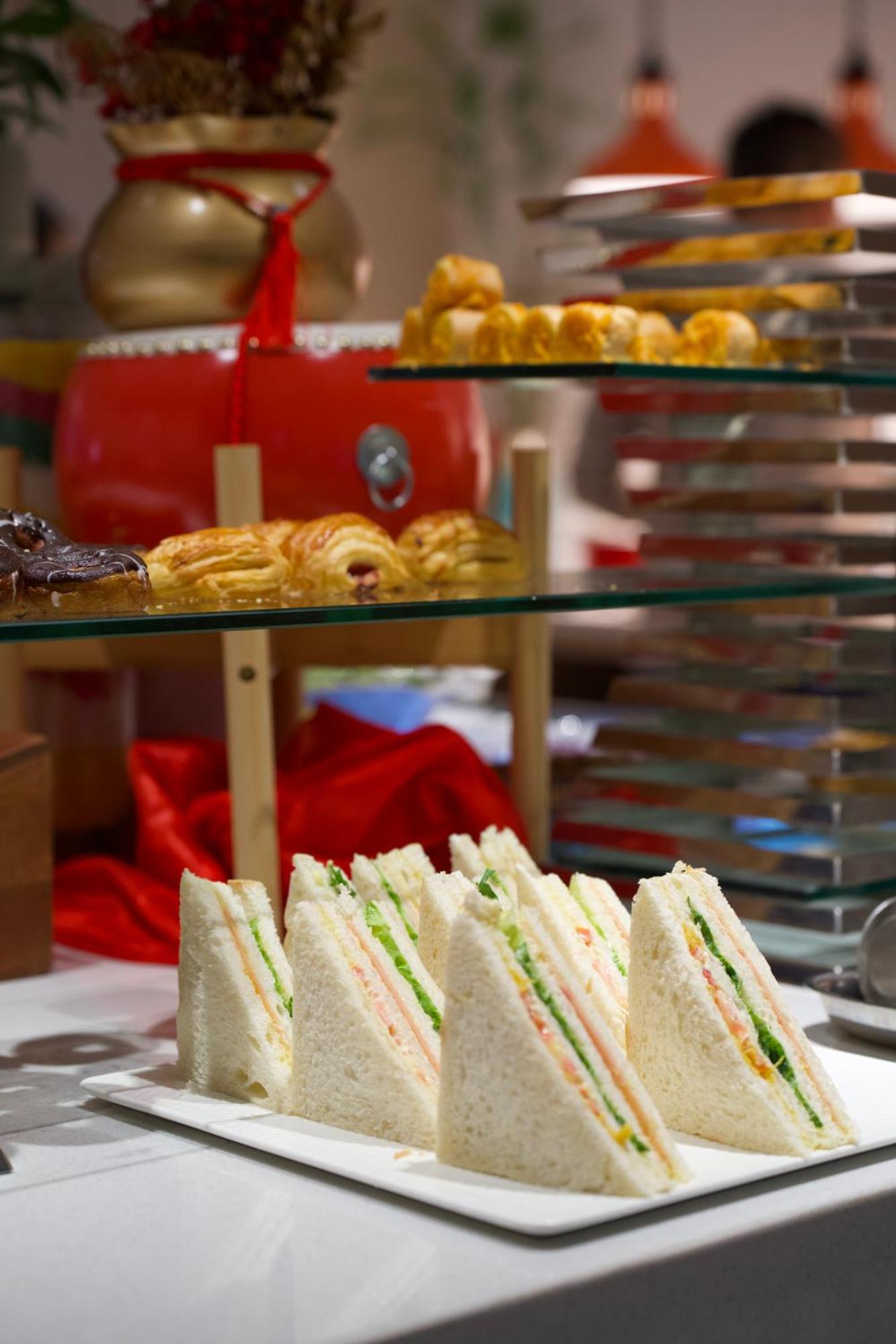 Holiday Inn Express Chengdu Tianfu Square By Ihg - Chunxi Road And Kuanzhai Alley Kültér fotó