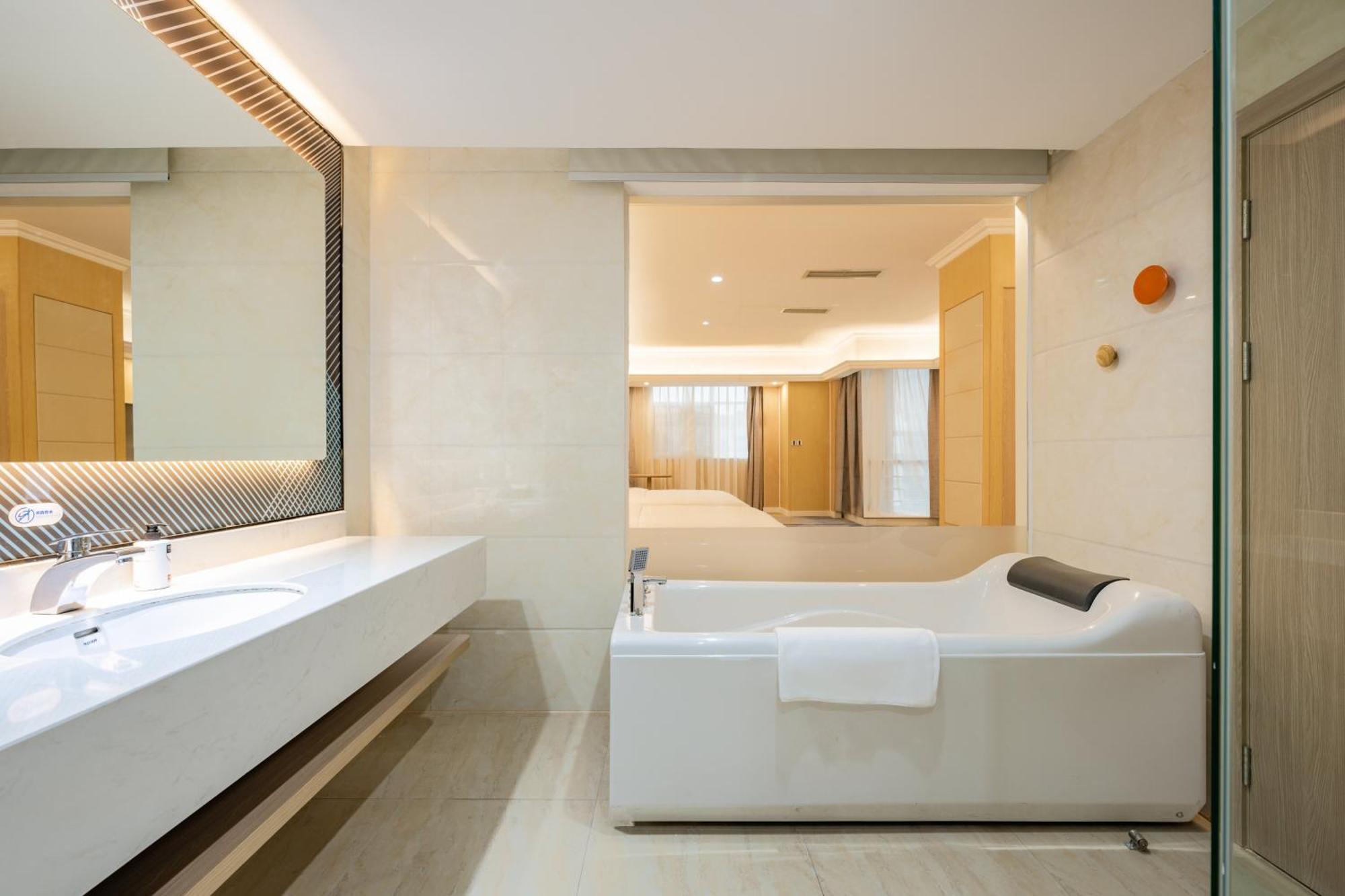Holiday Inn Express Chengdu Tianfu Square By Ihg - Chunxi Road And Kuanzhai Alley Kültér fotó
