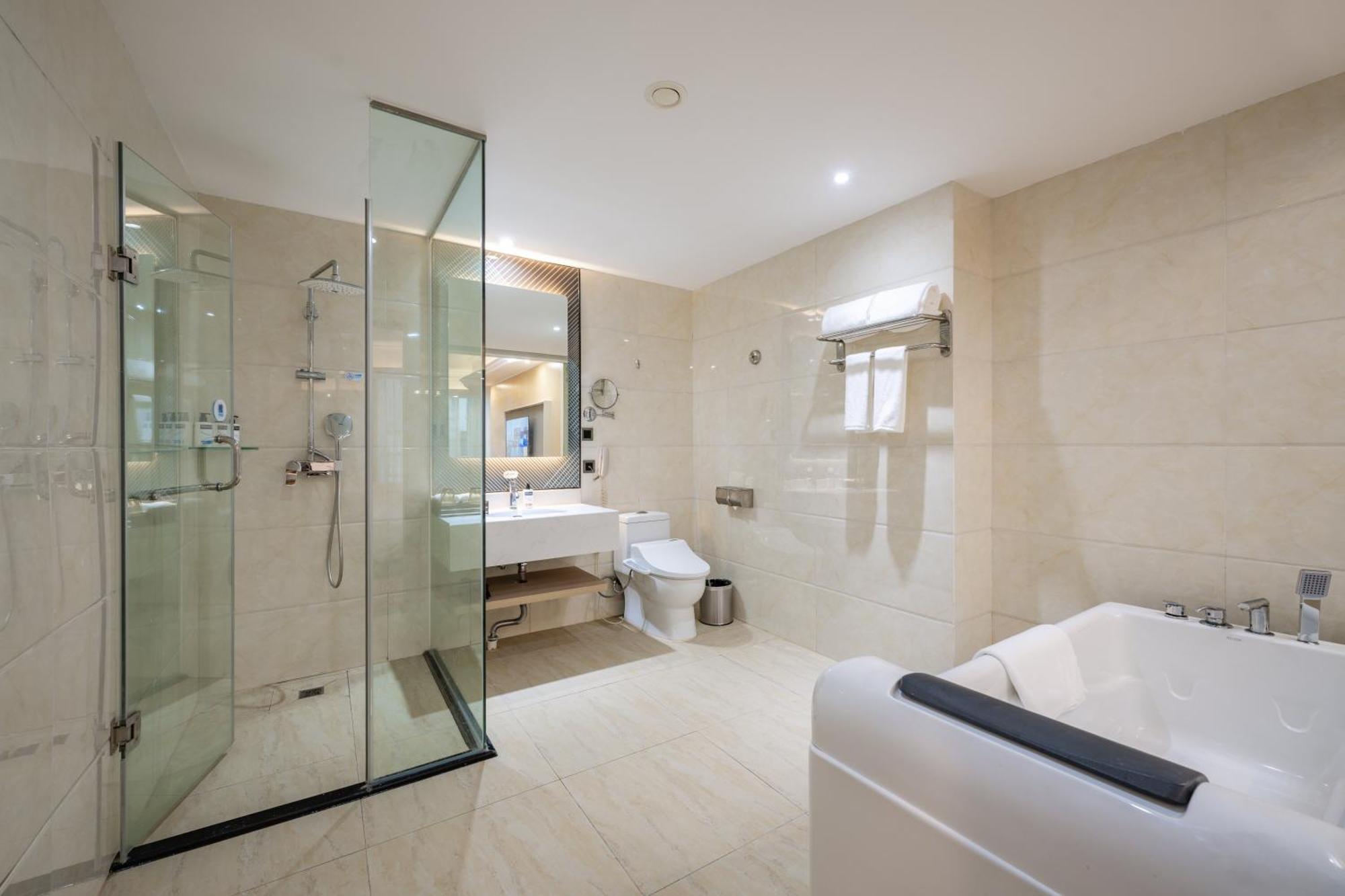 Holiday Inn Express Chengdu Tianfu Square By Ihg - Chunxi Road And Kuanzhai Alley Kültér fotó