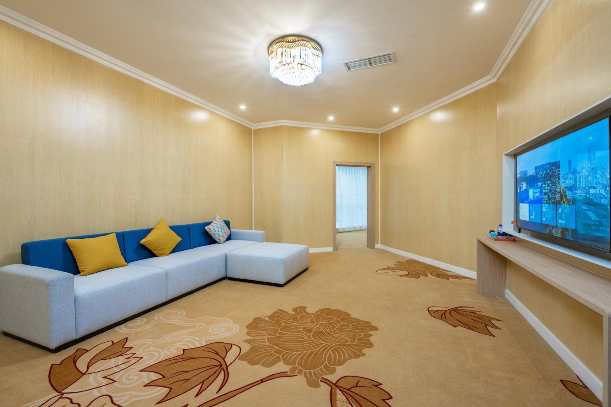 Holiday Inn Express Chengdu Tianfu Square By Ihg - Chunxi Road And Kuanzhai Alley Kültér fotó