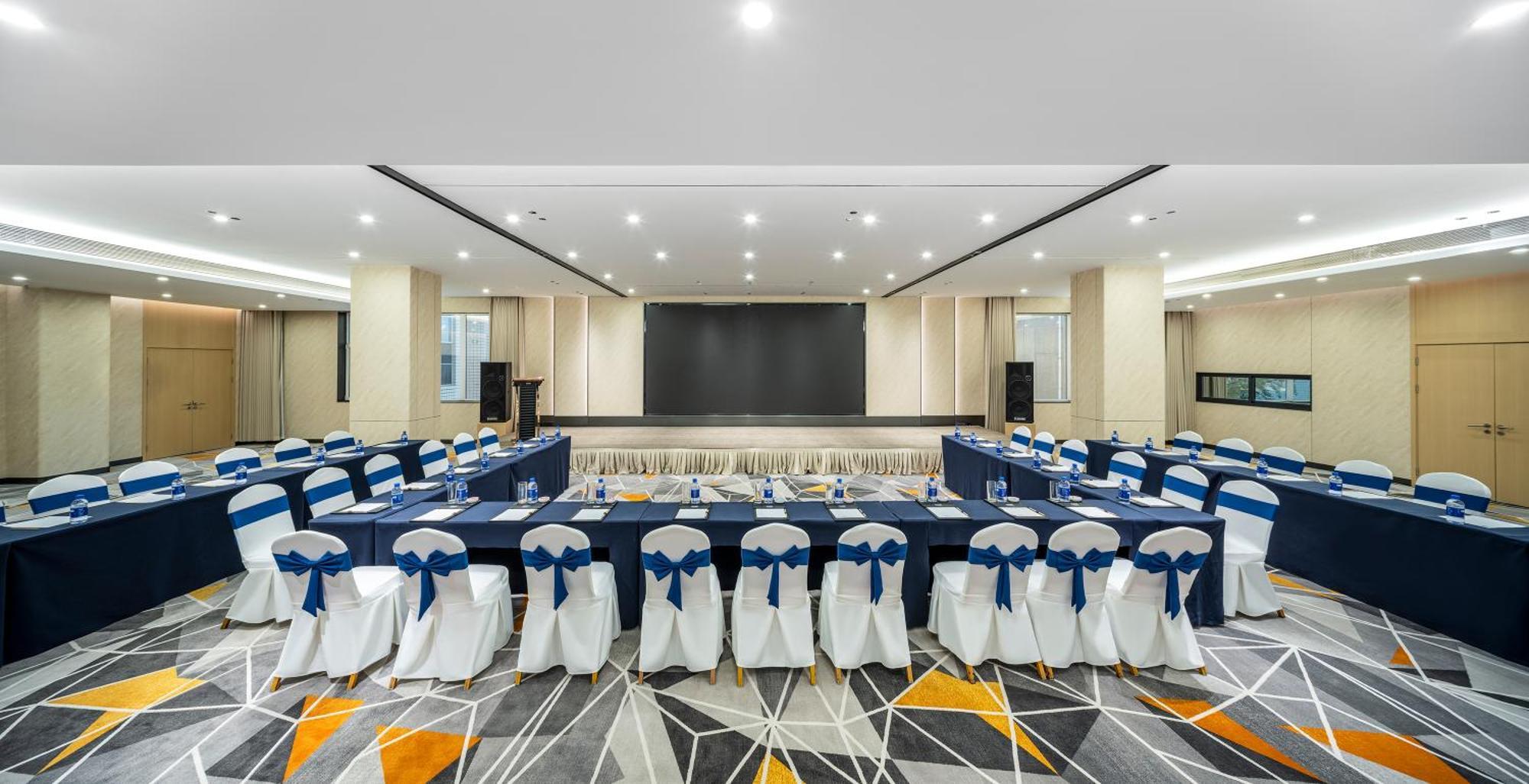 Holiday Inn Express Chengdu Tianfu Square By Ihg - Chunxi Road And Kuanzhai Alley Kültér fotó