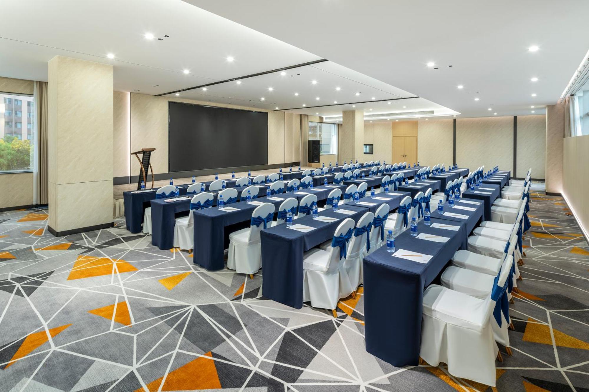 Holiday Inn Express Chengdu Tianfu Square By Ihg - Chunxi Road And Kuanzhai Alley Kültér fotó
