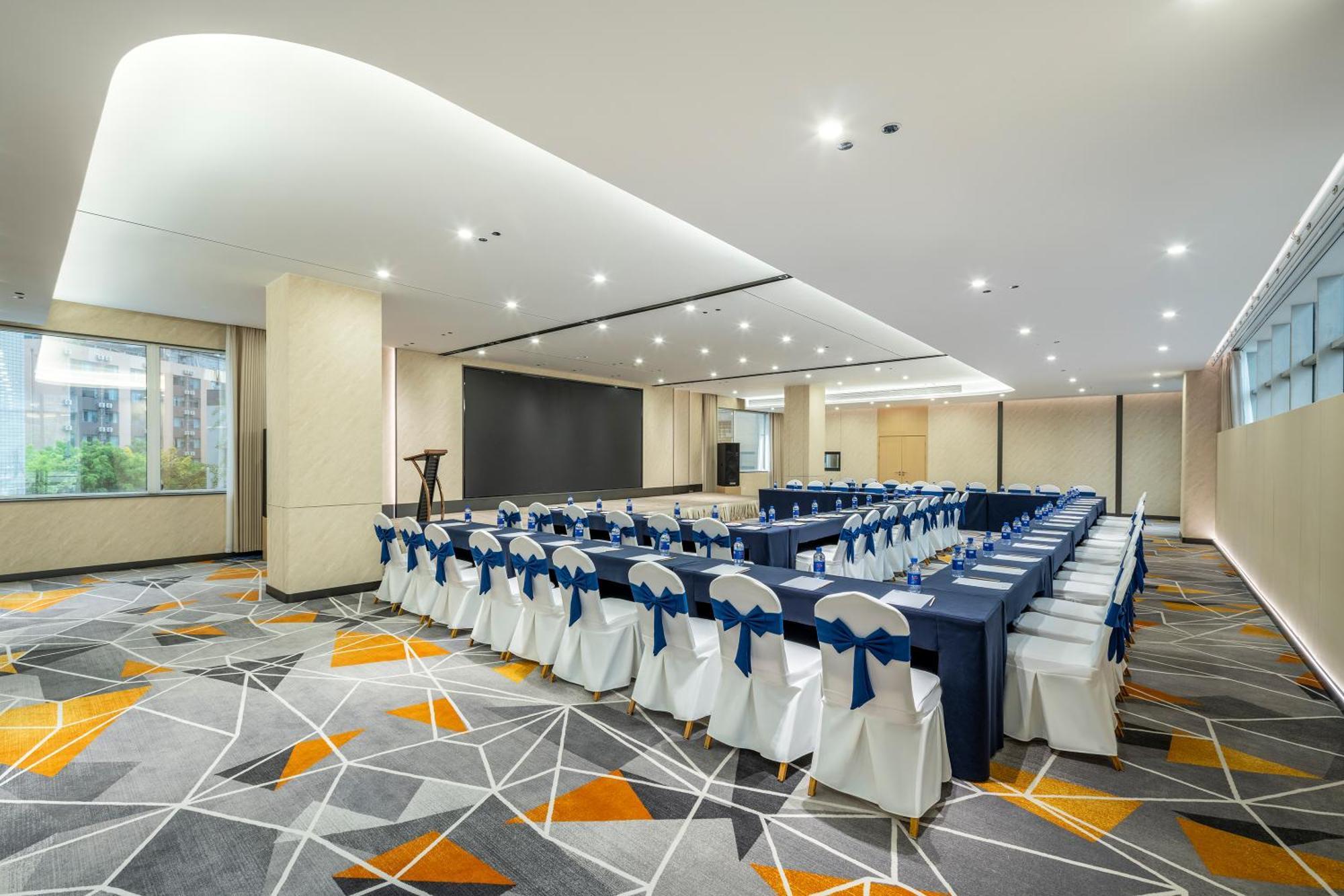 Holiday Inn Express Chengdu Tianfu Square By Ihg - Chunxi Road And Kuanzhai Alley Kültér fotó
