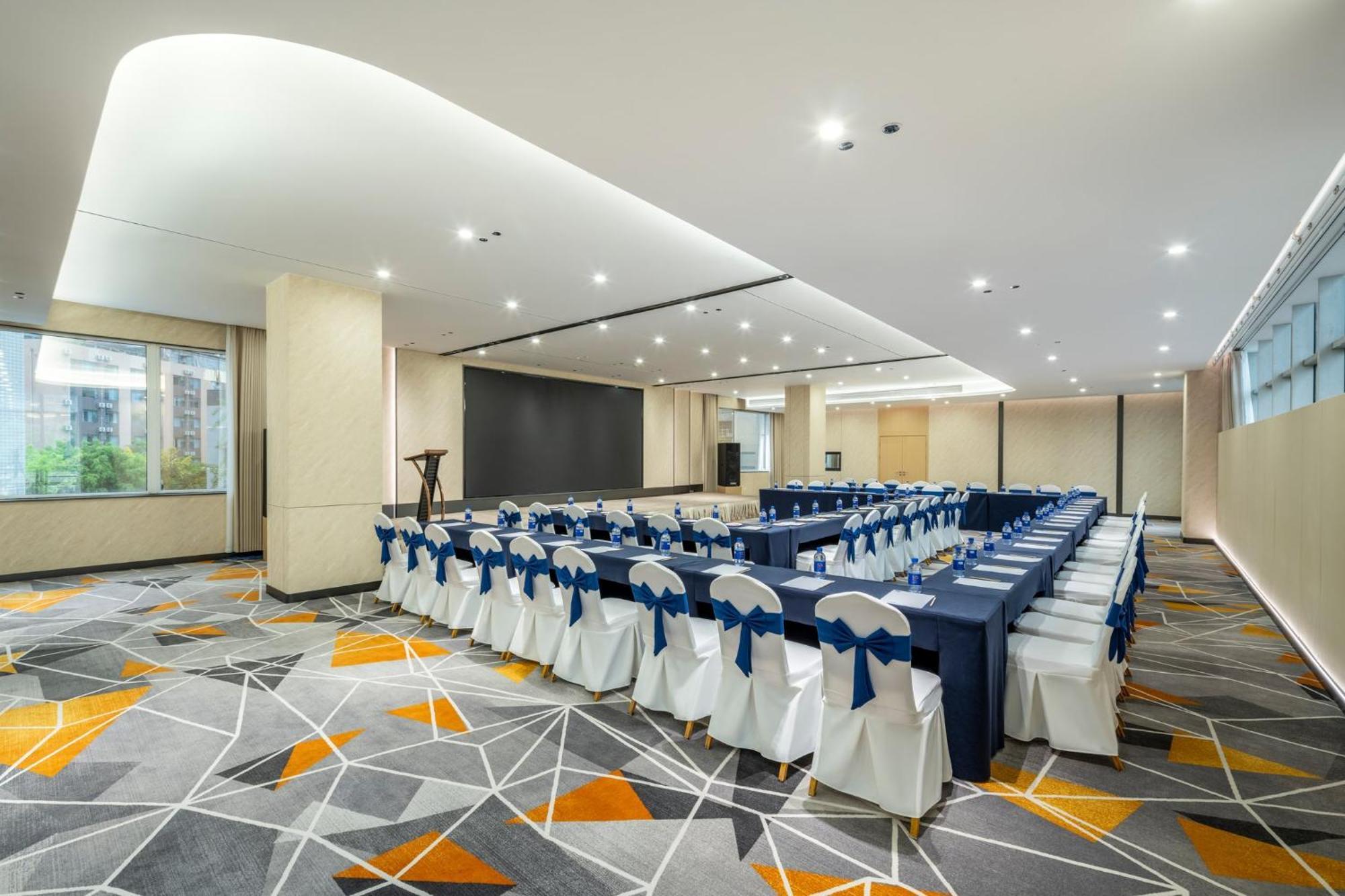 Holiday Inn Express Chengdu Tianfu Square By Ihg - Chunxi Road And Kuanzhai Alley Kültér fotó