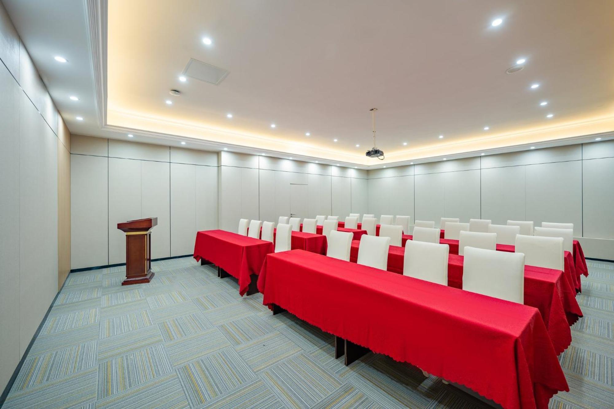 Holiday Inn Express Chengdu Tianfu Square By Ihg - Chunxi Road And Kuanzhai Alley Kültér fotó