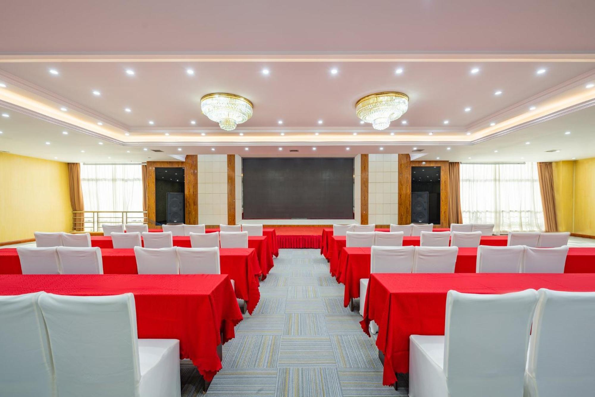Holiday Inn Express Chengdu Tianfu Square By Ihg - Chunxi Road And Kuanzhai Alley Kültér fotó